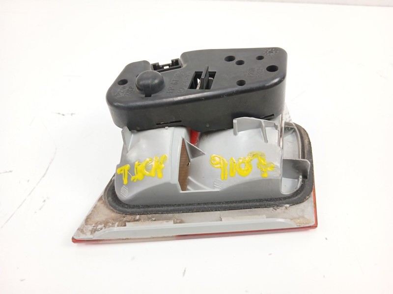 Recambio de piloto porton derecho para bmw 3 (e46) 320 d referencia OEM IAM 8364924  