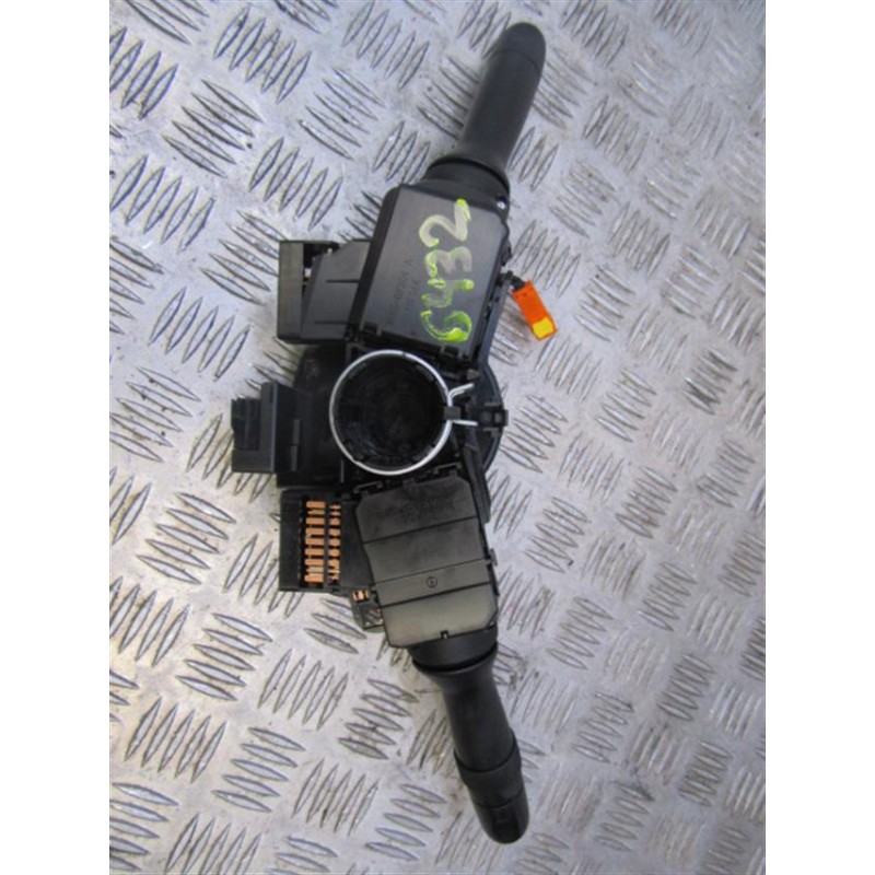 Recambio de mando luces y limpias : toyota yaris : 1.3 g (101cv) 6v [2010] para toyota yaris 1.3 g 6v referencia OEM IAM   