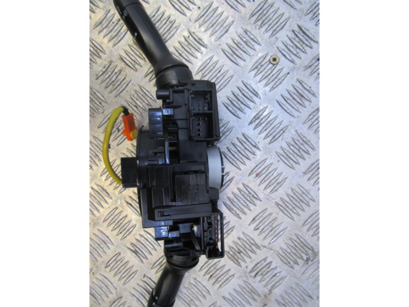 Recambio de mando luces y limpias : toyota yaris : 1.3 g (101cv) 6v [2010] para toyota yaris 1.3 g 6v referencia OEM IAM   