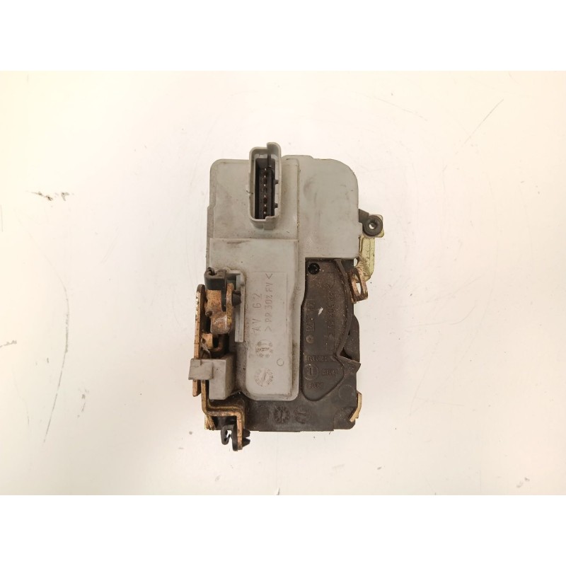 Recambio de cerradura puerta delantera izquierda para peugeot 206 hatchback (2a/c) 1.4 i referencia OEM IAM 9135H3  