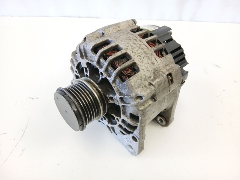 Recambio de alternador para seat leon (1m1) 1.9 tdi referencia OEM IAM 038903018Q SG12B090 