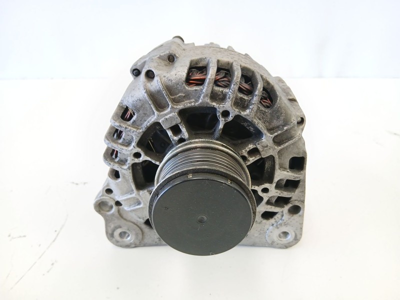 Recambio de alternador para seat leon (1m1) 1.9 tdi referencia OEM IAM 038903018Q SG12B090 