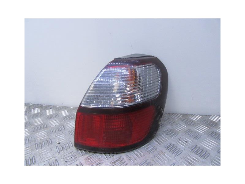 Recambio de piloto trasero dch. : subaru legacy : 2.5 g (156,35cv) [2001] para subaru legacy 2.5 g referencia OEM IAM   