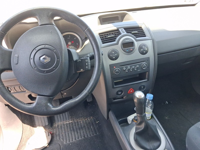 renault megane ii sedán (lm0/1_) del año 2004