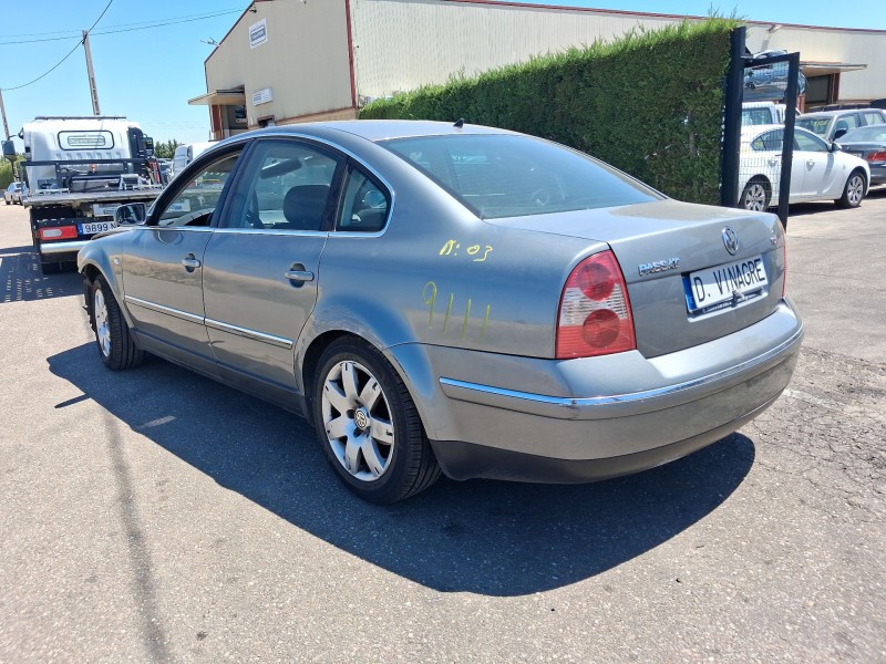 volkswagen passat b5.5 variant (3b6) del año 2000