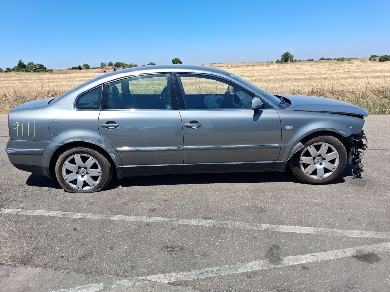 volkswagen passat b5.5 variant (3b6) del año 2000