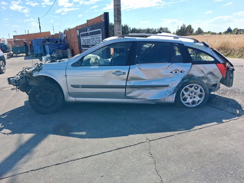 renault laguna ii grandtour (kg0/1_) del año 2001