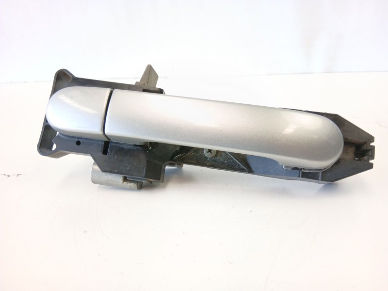 Recambio de manilla trasera izquierda para nissan note (e11, ne11) 1.5 dci referencia OEM IAM 82611AX622  