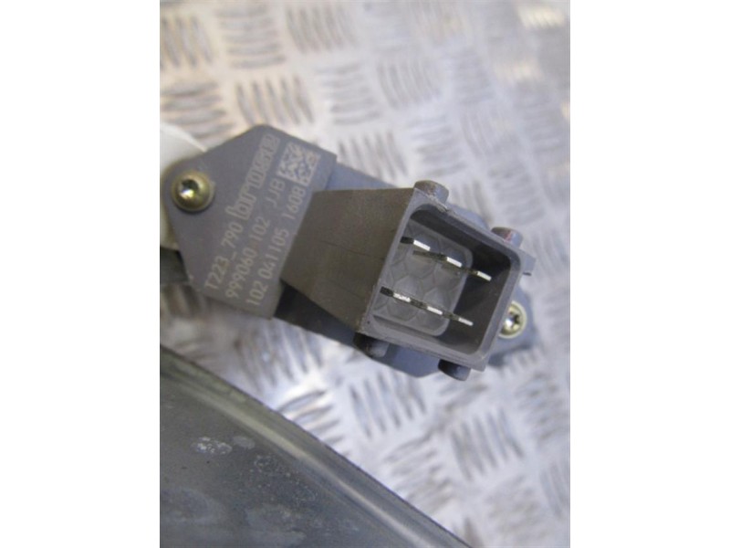 Recambio de elevalunas elec. tra. dch. : toyota avensis : 2.0 g (146,84cv) [2005] para toyota avensis 2.0 g referencia OEM IAM 1