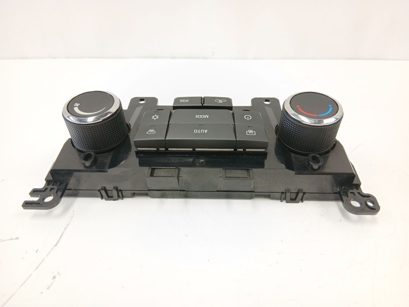 Recambio de mandos calefaccion aire para chevrolet orlando (j309) 2.0 d referencia OEM IAM 95017057  