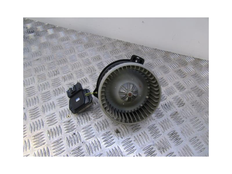 Recambio de motor calefaccion : toyota avensis : 2.0 g (146,84cv) [2005] para toyota avensis 2.0 g referencia OEM IAM 0130101601