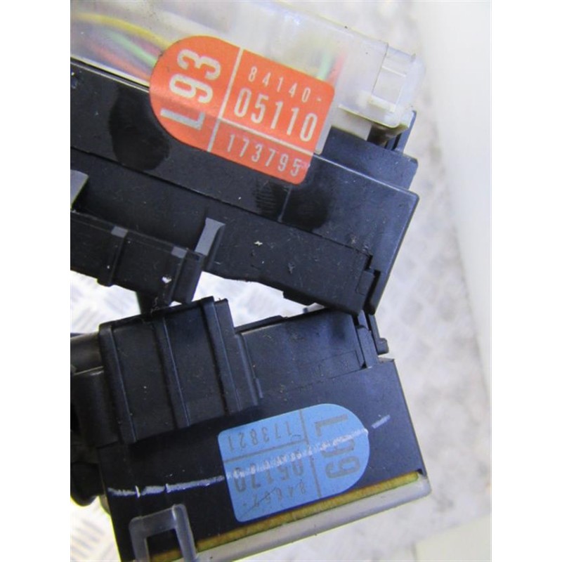 Recambio de mando luces y limpias : toyota avensis : 2.0 g (146,84cv) [2005] para toyota avensis 2.0 g referencia OEM IAM 846520