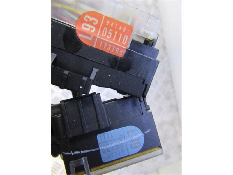 Recambio de mando luces y limpias : toyota avensis : 2.0 g (146,84cv) [2005] para toyota avensis 2.0 g referencia OEM IAM 846520