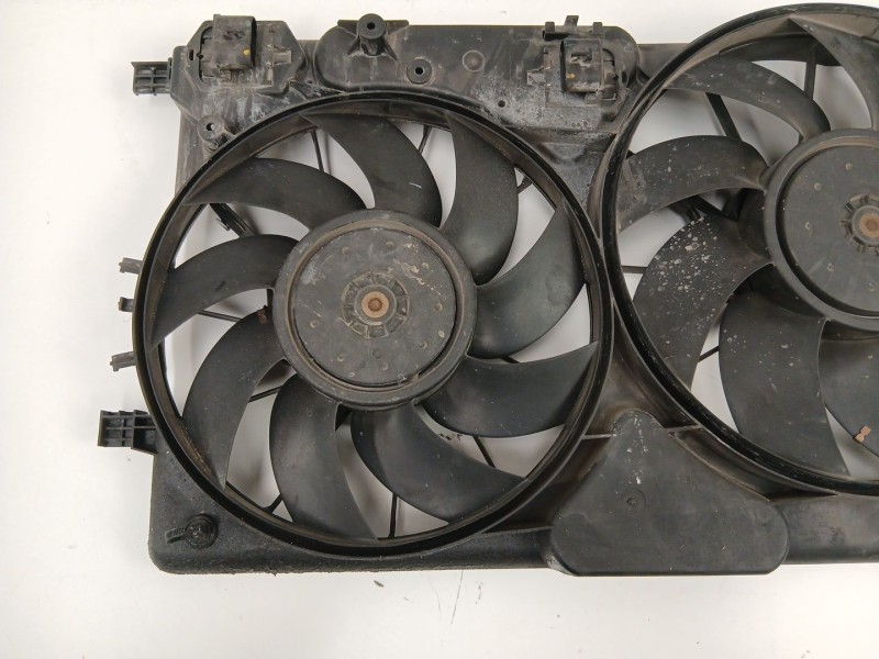 Recambio de electroventilador para chevrolet orlando (j309) 2.0 d referencia OEM IAM 13337271 0130307129 52420519