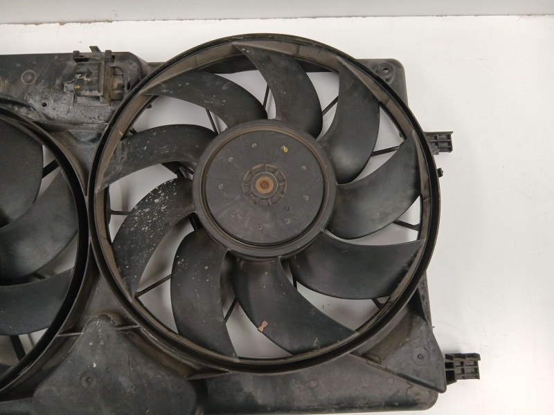 Recambio de electroventilador para chevrolet orlando (j309) 2.0 d referencia OEM IAM 13337271 0130307129 52420519