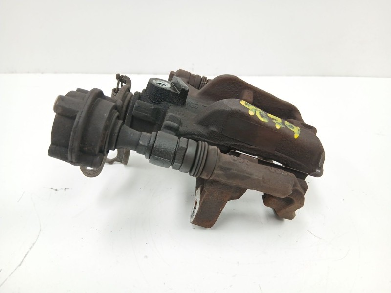 Recambio de pinza freno trasera derecha para chevrolet orlando (j309) 2.0 d referencia OEM IAM 13300864  