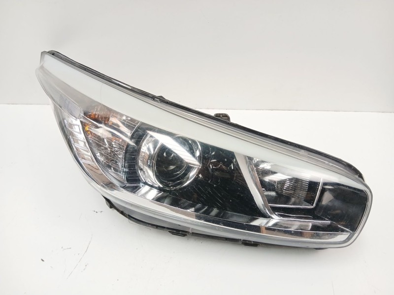 Recambio de faro derecho para kia cee´d (jd) 1.4 crdi 90 referencia OEM IAM 92102A2010  