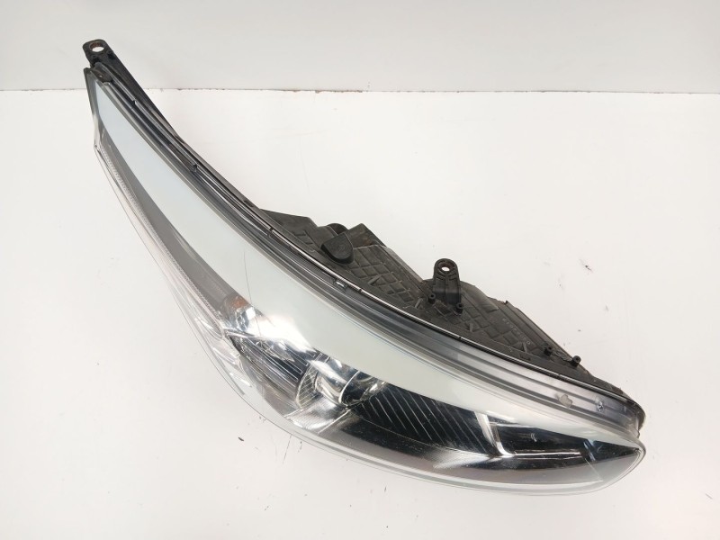 Recambio de faro derecho para kia cee´d (jd) 1.4 crdi 90 referencia OEM IAM 92102A2010  