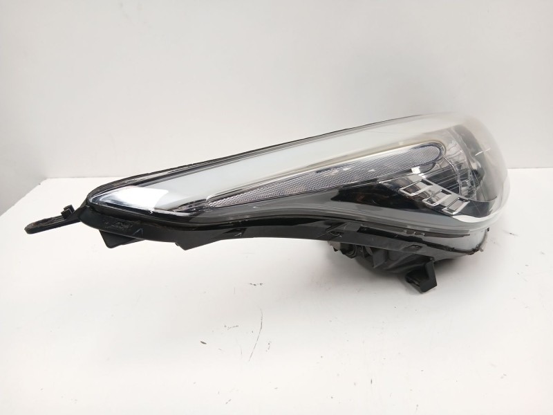Recambio de faro derecho para kia cee´d (jd) 1.4 crdi 90 referencia OEM IAM 92102A2010  