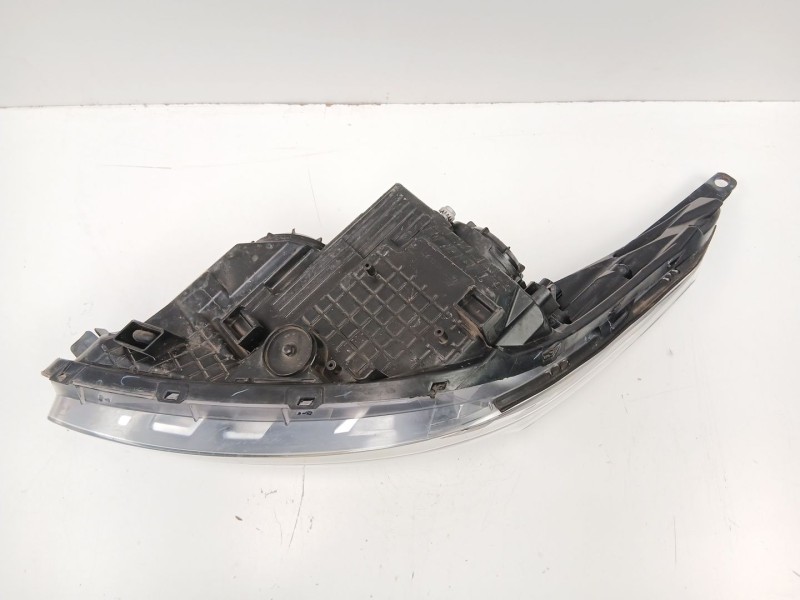 Recambio de faro derecho para kia cee´d (jd) 1.4 crdi 90 referencia OEM IAM 92102A2010  