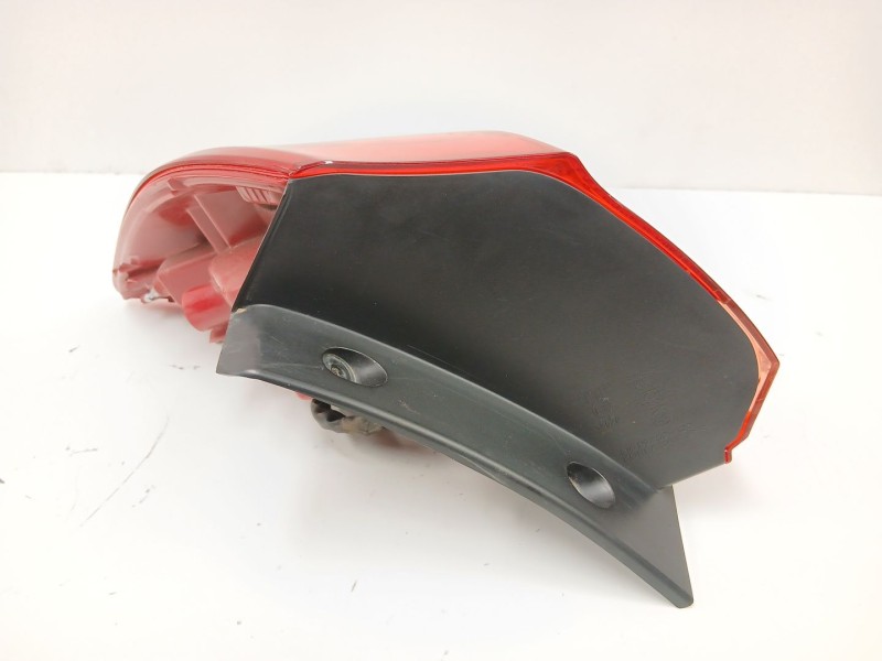 Recambio de piloto trasero derecho para kia cee´d (jd) 1.4 crdi 90 referencia OEM IAM 92402A20  92402A2000