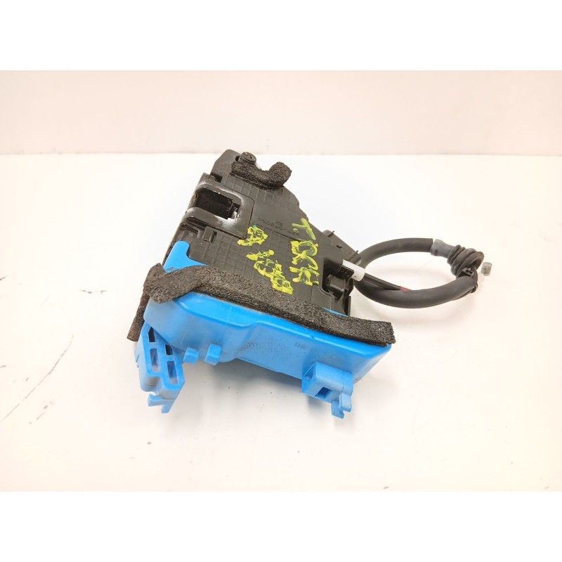 Recambio de cerradura puerta trasera derecha para kia cee´d (jd) 1.4 crdi 90 referencia OEM IAM 81420A2000  