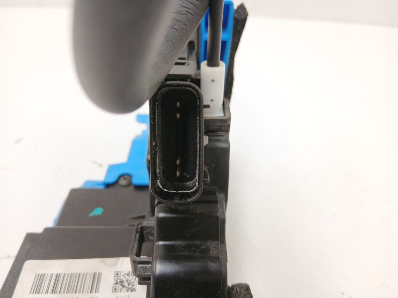 Recambio de cerradura puerta trasera derecha para kia cee´d (jd) 1.4 crdi 90 referencia OEM IAM 81420A2000  