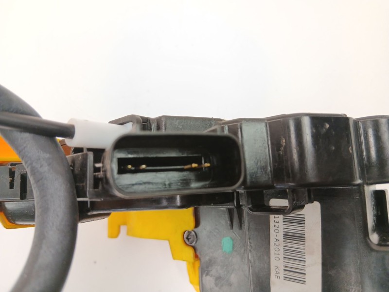 Recambio de cerradura puerta delantera derecha para kia cee´d (jd) 1.4 crdi 90 referencia OEM IAM 81320A2010  