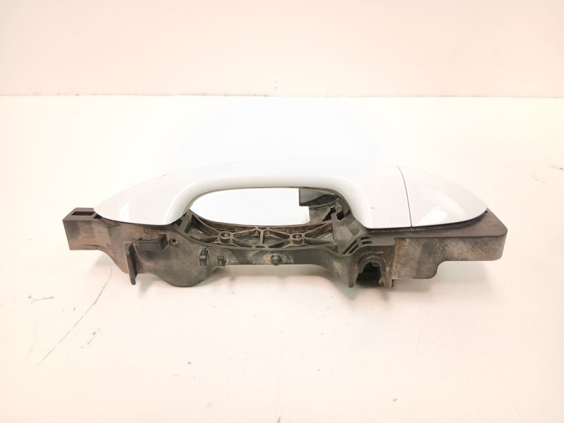 Recambio de manilla delantera derecha para kia cee´d (jd) 1.4 crdi 90 referencia OEM IAM 82665A2000  