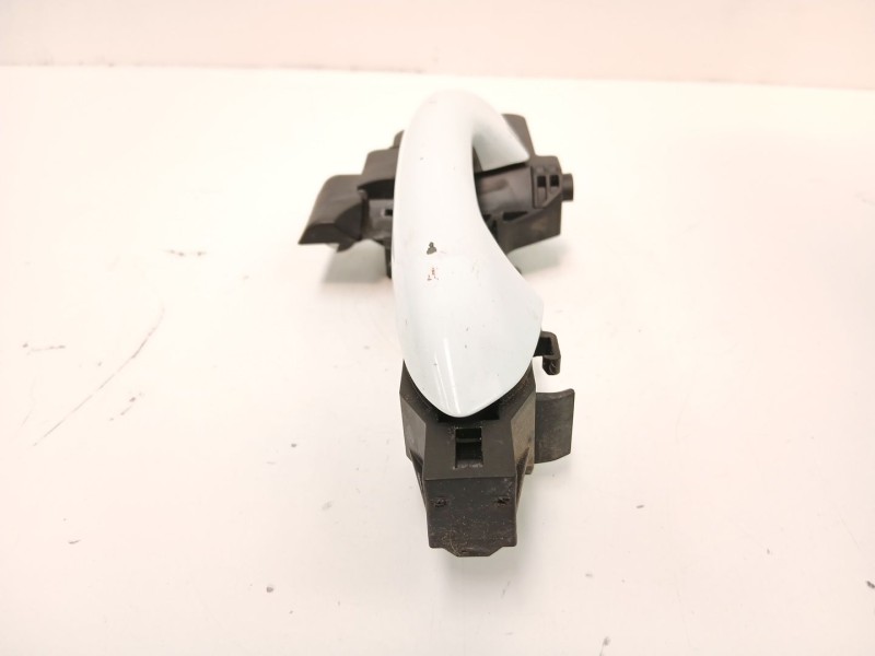 Recambio de manilla delantera derecha para kia cee´d (jd) 1.4 crdi 90 referencia OEM IAM 82665A2000  