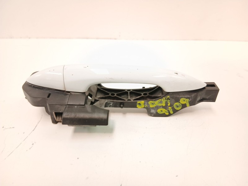 Recambio de manilla delantera derecha para kia cee´d (jd) 1.4 crdi 90 referencia OEM IAM 82665A2000  