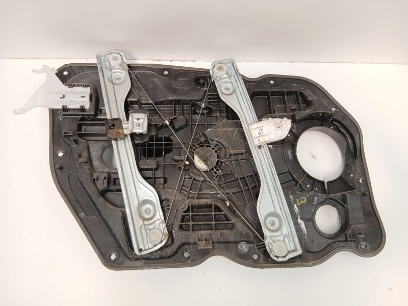 Recambio de elevalunas delantero derecho para kia cee´d (jd) 1.4 crdi 90 referencia OEM IAM 82480A2110  