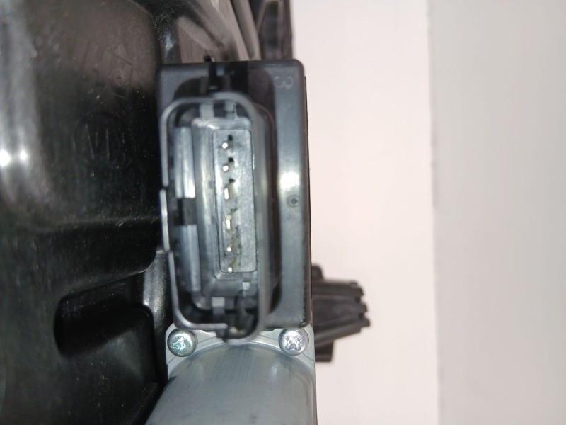 Recambio de elevalunas delantero izquierdo para kia cee´d (jd) 1.4 crdi 90 referencia OEM IAM 82470A2100  