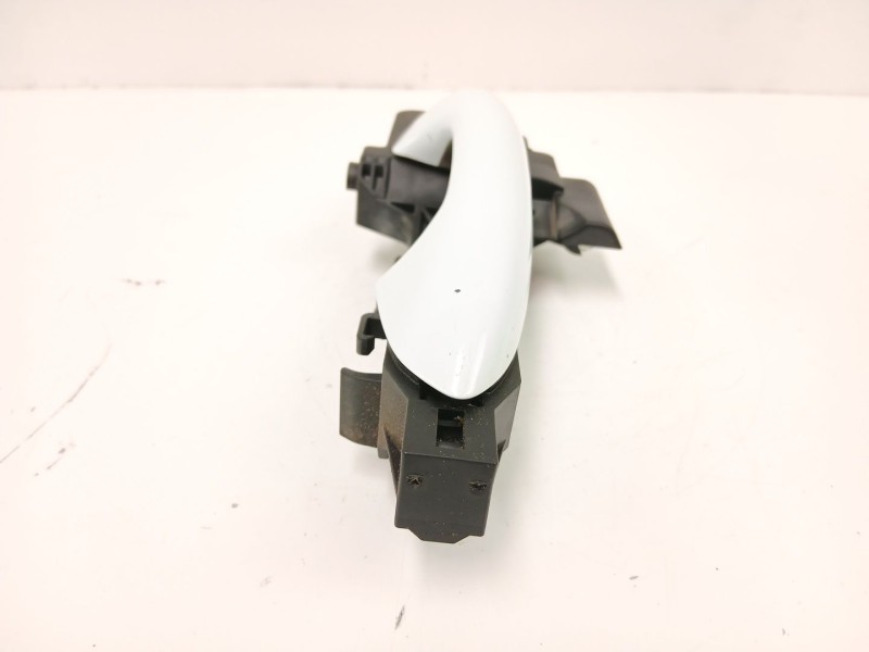 Recambio de manilla delantera izquierda para kia cee´d (jd) 1.4 crdi 90 referencia OEM IAM 82655A2000  