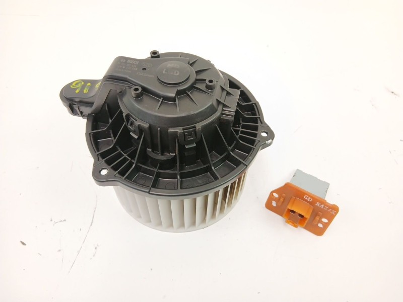 Recambio de motor calefaccion para kia cee´d (jd) 1.4 crdi 90 referencia OEM IAM 971133X000 F00S3B2474 