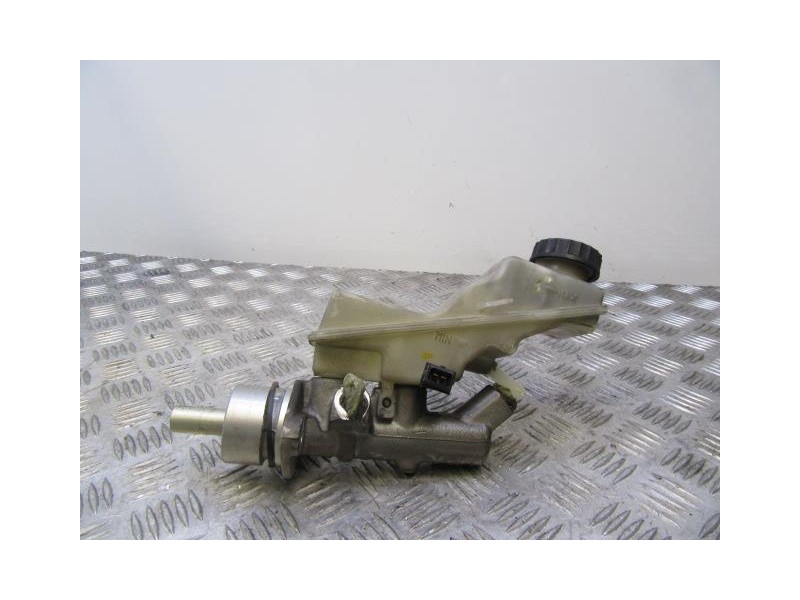 Recambio de bomba de freno : toyota avensis : 2.0 g (146,84cv) [2005] para toyota avensis 2.0 g referencia OEM IAM   