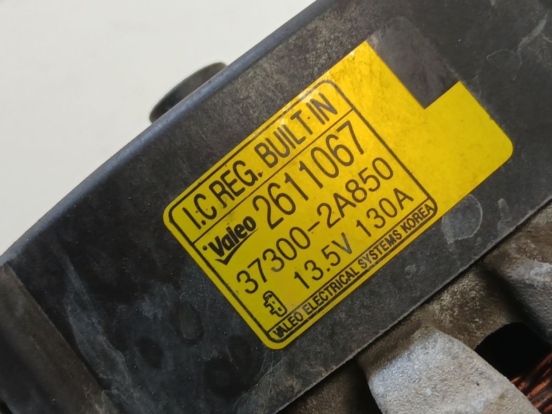 Recambio de alternador para kia cee´d (jd) 1.4 crdi 90 referencia OEM IAM 373002A850 2611067 