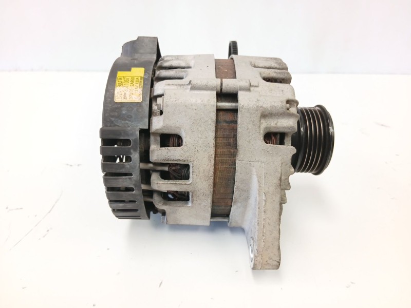 Recambio de alternador para kia cee´d (jd) 1.4 crdi 90 referencia OEM IAM 373002A850 2611067 