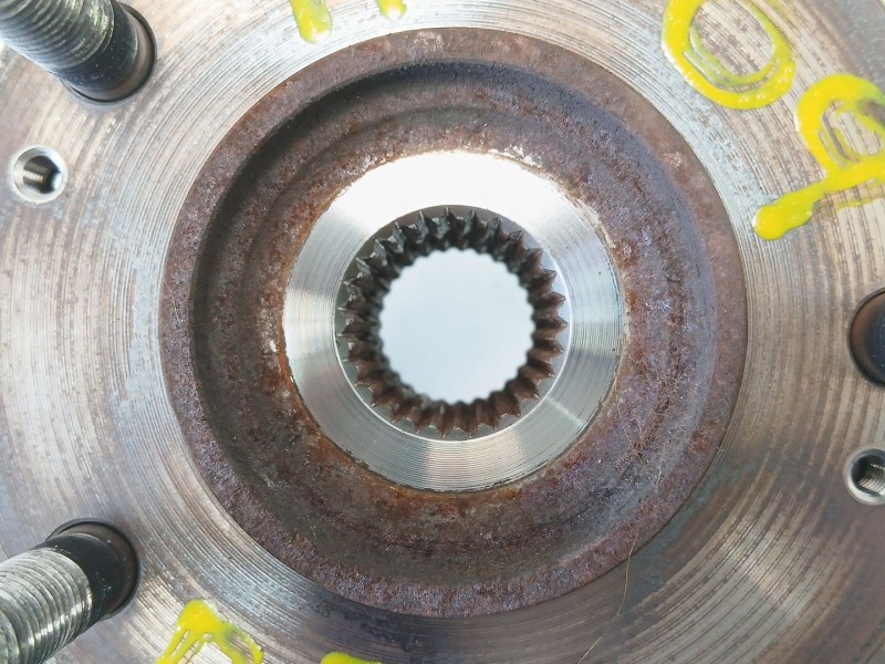 Recambio de mangueta delantera izquierda para kia cee´d (jd) 1.4 crdi 90 referencia OEM IAM 51715A6000  