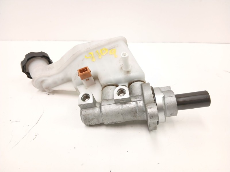 Recambio de bomba de freno para kia cee´d (jd) 1.4 crdi 90 referencia OEM IAM 58510A5200  