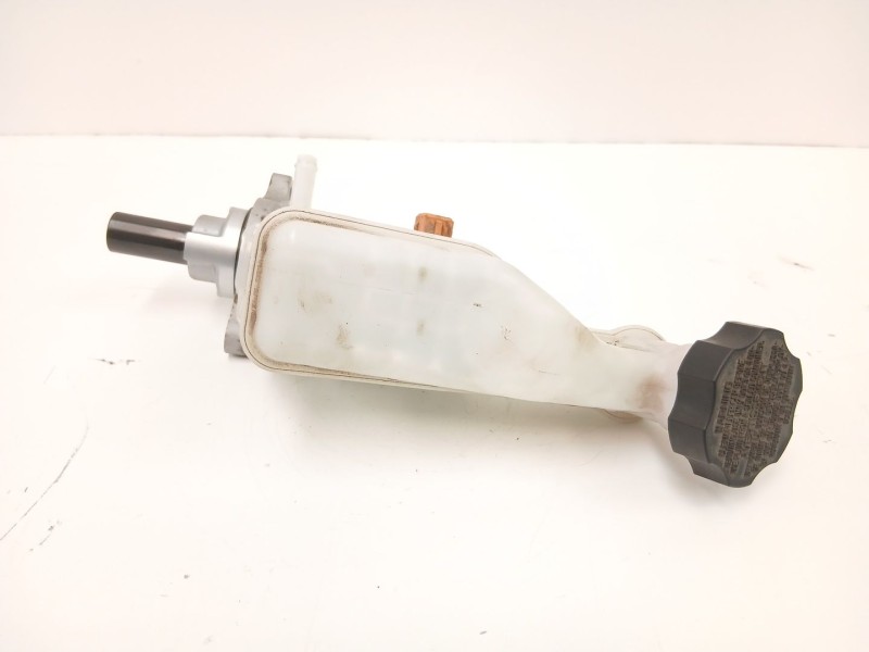 Recambio de bomba de freno para kia cee´d (jd) 1.4 crdi 90 referencia OEM IAM 58510A5200  