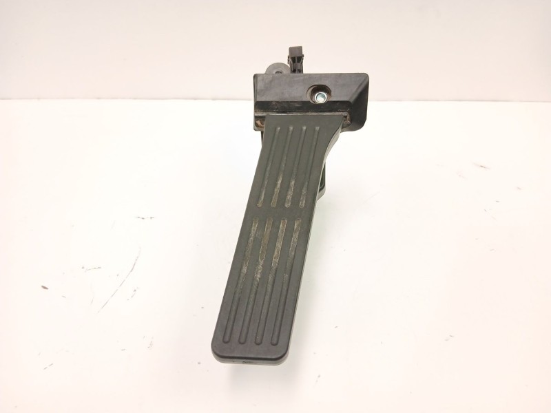 Recambio de potenciometro aceleracion para kia cee´d (jd) 1.4 crdi 90 referencia OEM IAM 32700A6100  