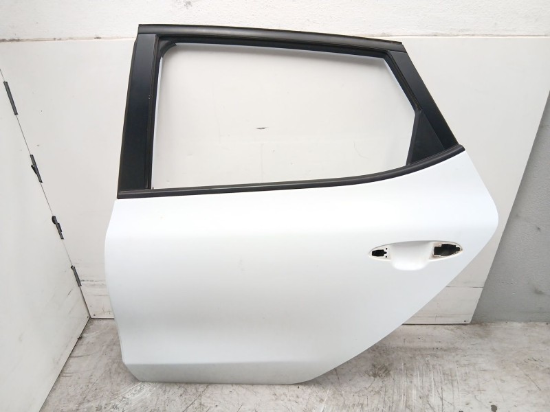 Recambio de puerta trasera izquierda para kia cee´d (jd) 1.4 crdi 90 referencia OEM IAM 77003A2000  