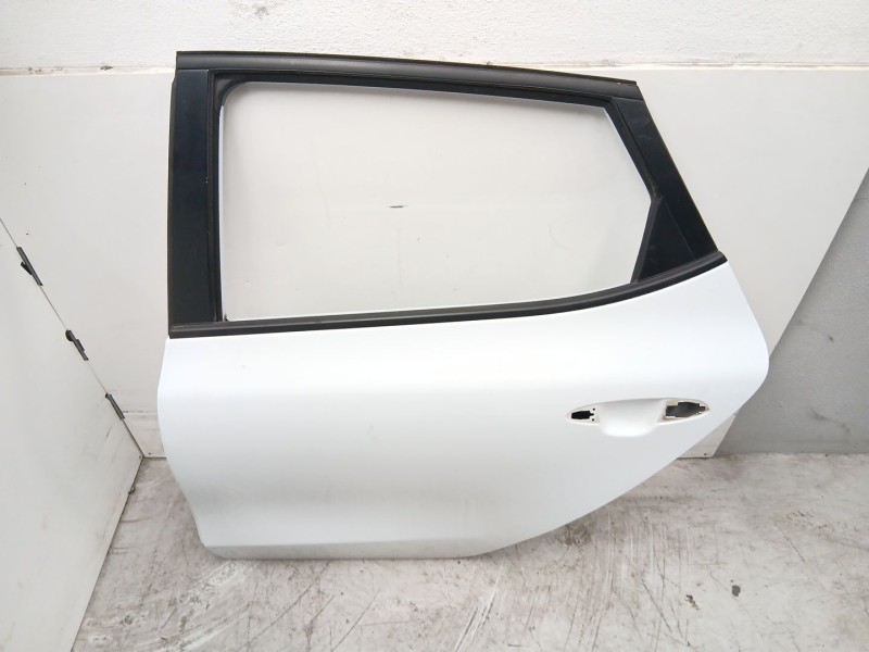 Recambio de puerta trasera izquierda para kia cee´d (jd) 1.4 crdi 90 referencia OEM IAM 77003A2000  