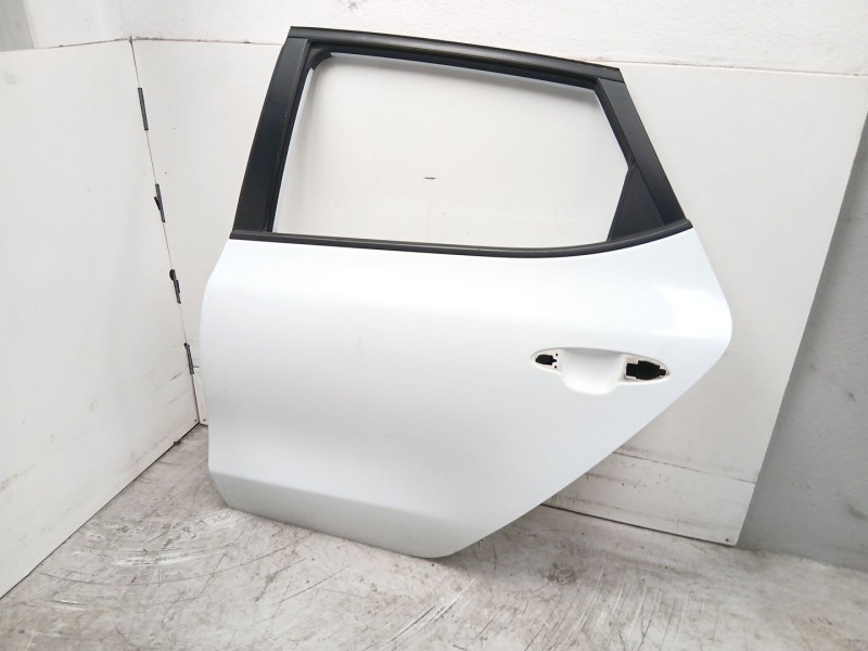 Recambio de puerta trasera izquierda para kia cee´d (jd) 1.4 crdi 90 referencia OEM IAM 77003A2000  
