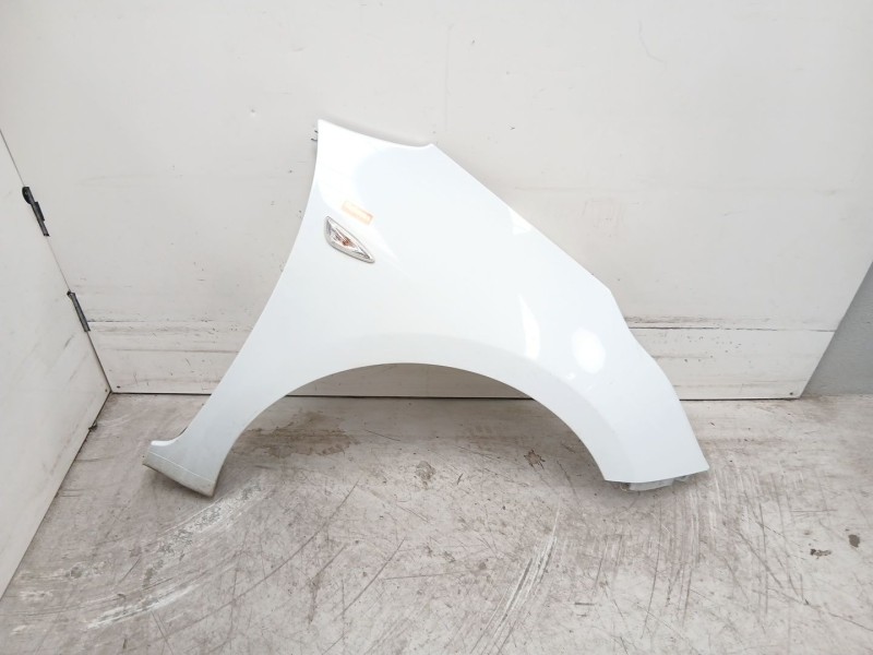 Recambio de aleta delantera derecha para kia cee´d (jd) 1.4 crdi 90 referencia OEM IAM 66321A2030  