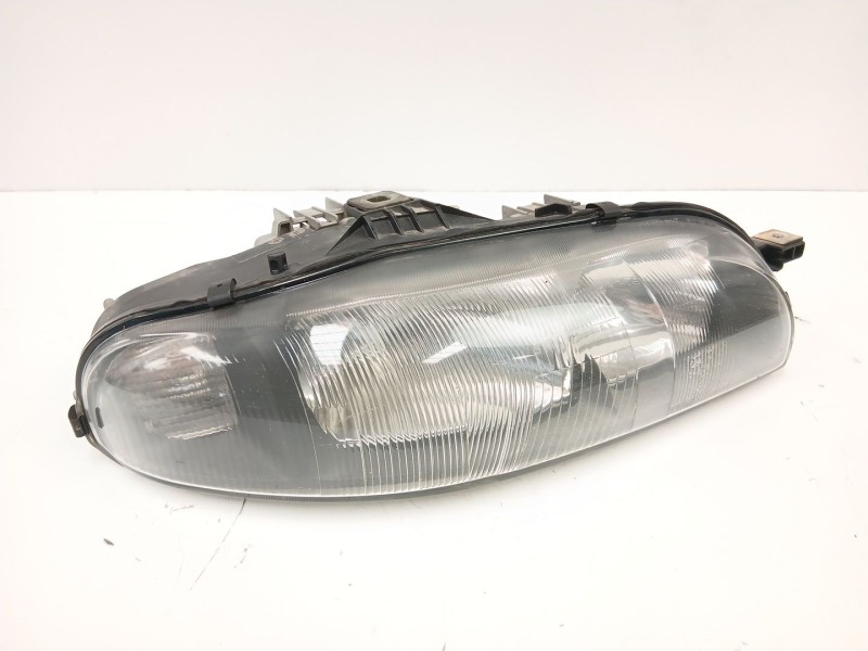 Recambio de faro derecho para fiat bravo i (182_) 1.9 jtd referencia OEM IAM 46523122  