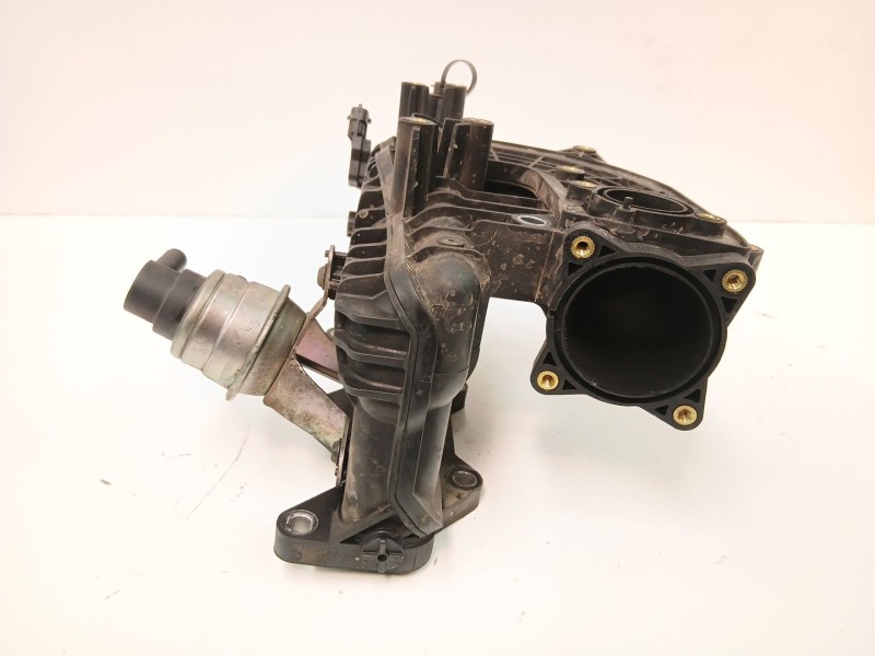 Recambio de colector admision para chevrolet orlando (j309) 2.0 d referencia OEM IAM 25183483  