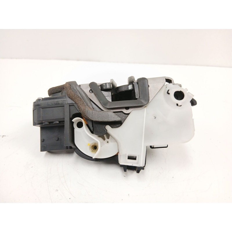 Recambio de cerradura puerta delantera derecha para opel insignia a (g09) 2.0 cdti (68) referencia OEM IAM 13503802  
