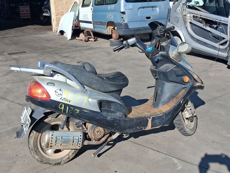 Recambio de carroceria para aiyumo yy125t-25 classic referencia OEM IAM   
